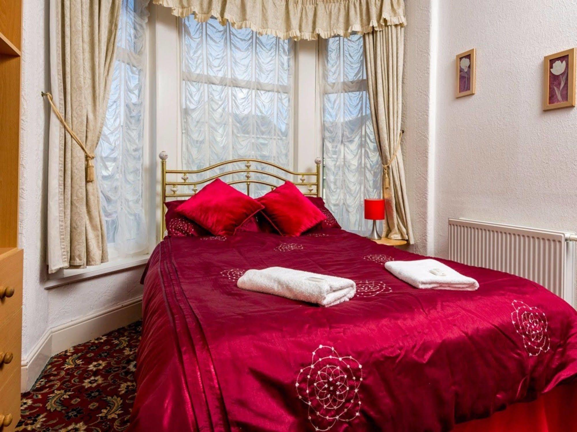 Holmeleigh Bed & Breakfast